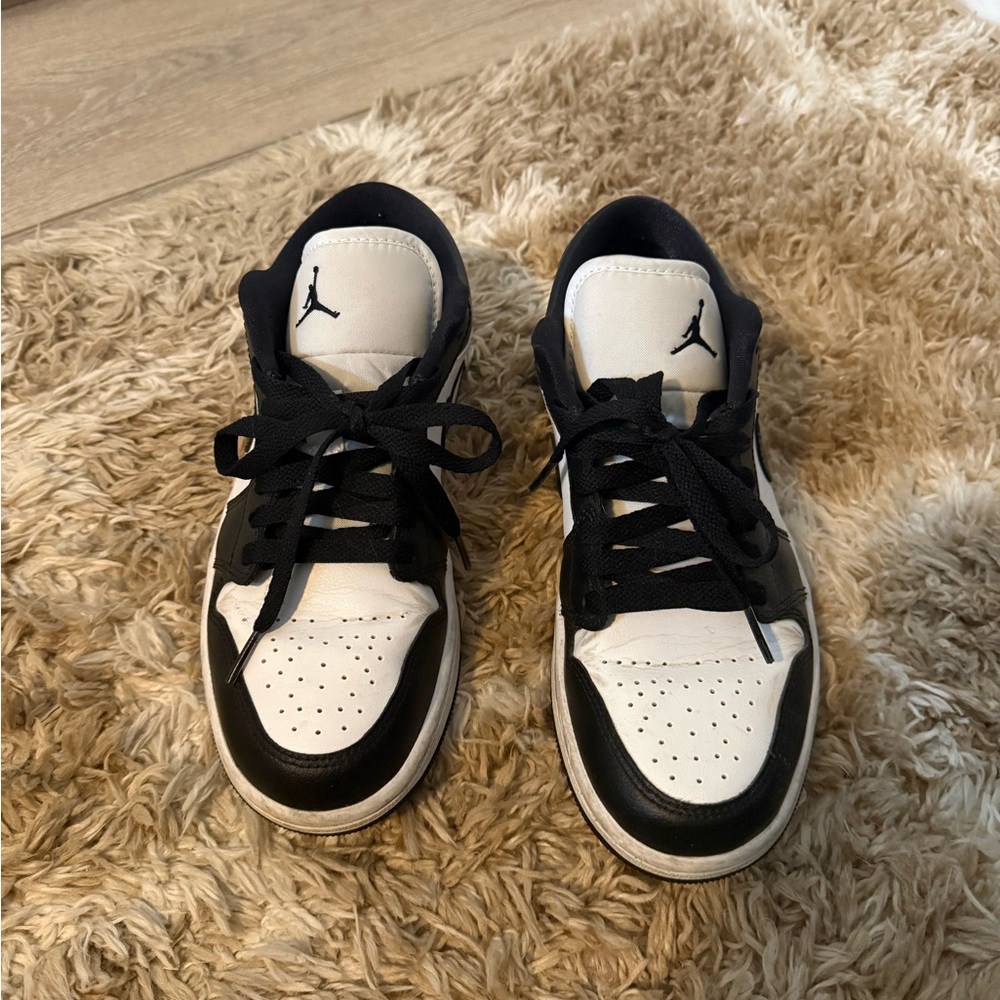 Nike Black and White Women's Sneakers